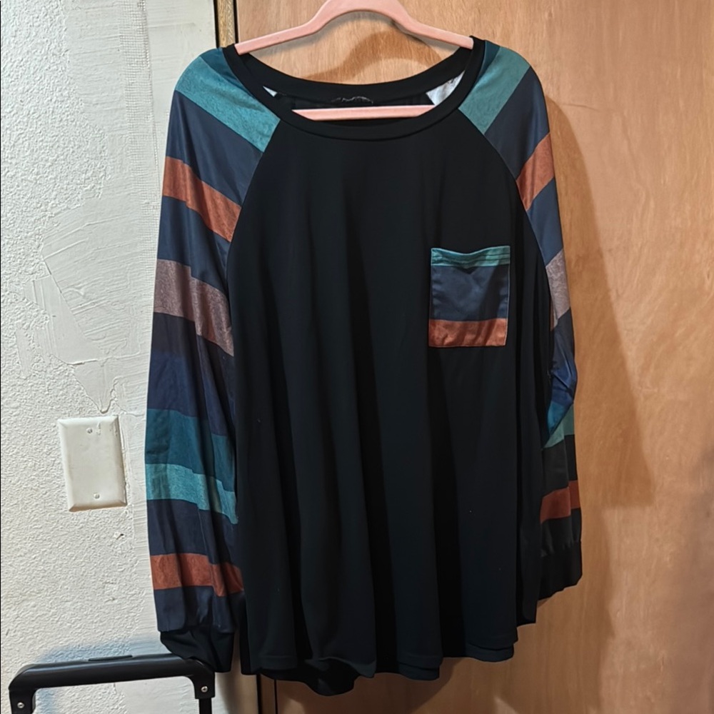 BloomChic Black and Green Boxy Blouse